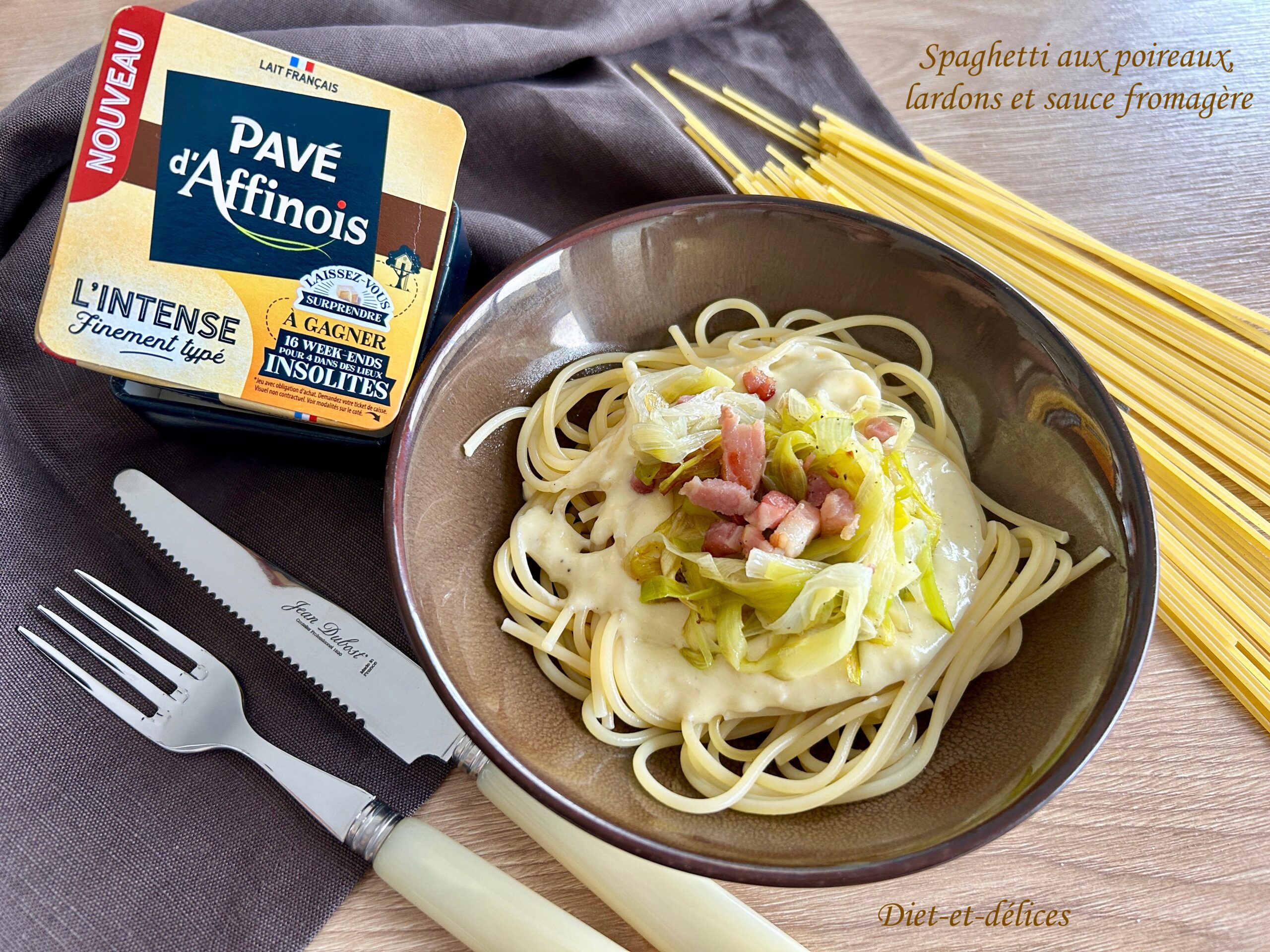 Spaghetti aux poireaux, lardons et sauce fromagère